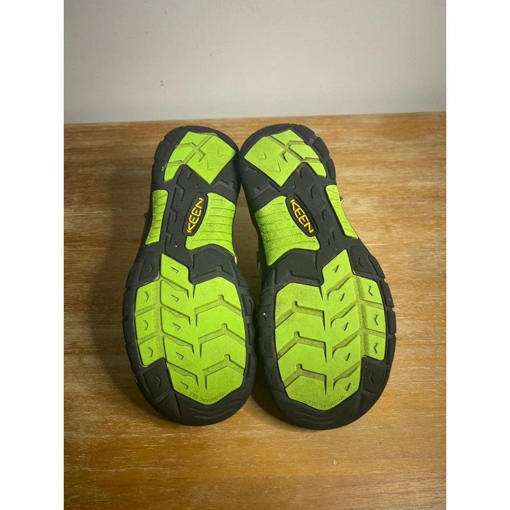 Keen KEEN Newport H2 Sandals‎ Mens Size 7 Gray Green Strap Hiking Trail Shoes